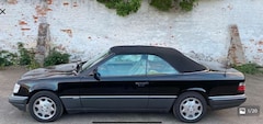 Bild des Angebotes Mercedes-Benz E 320 Deutsch SPORTPAKET  1.Hand TOPZUSTAND