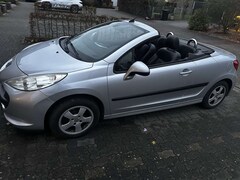 Bild des Angebotes Peugeot 207 CC 120 VTi Sport mit webasto