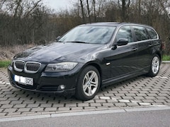 Bild des Angebotes BMW 325 325i Touring Aut.