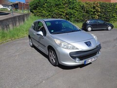 Bild des Angebotes Peugeot 207 CC 1.4 16v