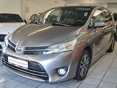 Bild des Angebotes Toyota Verso 1.6 D-4D SkyView 1.HAND*PANORAMA*KAMERA*AHK*NAVIGA