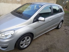 Bild des Angebotes Mercedes-Benz B 180 B 180 MODELL 2011 NAVI PDC ALU SCHECKHEFT.