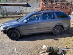 Bild des Angebotes Skoda Octavia Skoda Octavia Scout 4x4 / Unfallwagen/ Motor läuf