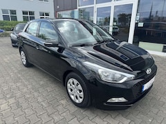 Bild des Angebotes Hyundai i20 1.2 Select Klima ZV PDC Temp 1.Hand