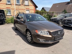 Bild des Angebotes Volvo V70 Kombi Summum AHK Leder SD Klima Xenon