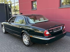 Bild des Angebotes Jaguar XJ 3.0 V6 AUT. EXECUTIVE LEDER NAVI CHROMPAKET 1-HAND TOP*