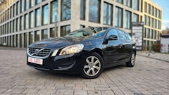 Bild des Angebotes Volvo V60 D4 Geartronic Kinetic