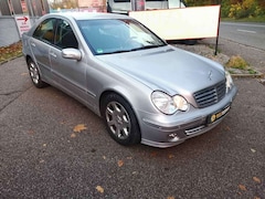 Bild des Angebotes Mercedes-Benz C 180 Automatik Klima Einparkhilfe Preis inkl Neu Tüv