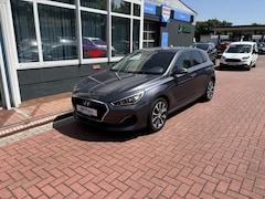 Bild des Angebotes Hyundai i30 Premium, Automatik,Navi,LED