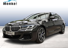 Bild des Angebotes BMW 545 e xDrive A M Sportpaket Head-Up HK HiFi DAB