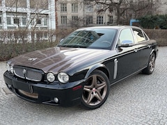 Bild des Angebotes Jaguar XJ8 XJ8 4.2 Executive Sonderlack BiColor
