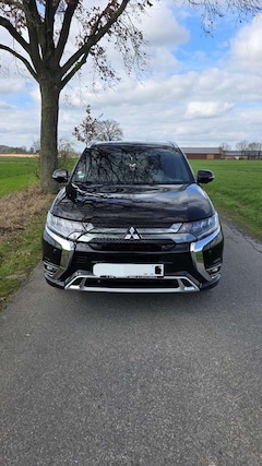 Mitsubishi Outlander 2.4 4WD Plug-In Hybrid Spirit+