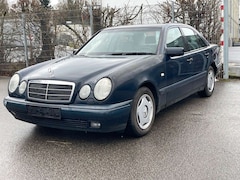 Bild des Angebotes Mercedes-Benz E 240 CLASSIC