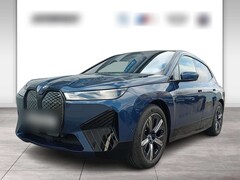 Bild des Angebotes BMW iX xDrive40 Sportpaket HUD Pano Sitzbelüftung Soft-Cl