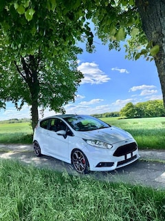 Bild des Angebotes Ford Fiesta 1.6 EcoBoost ST200