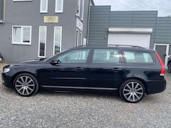 Bild des Angebotes Volvo V70 Kombi Black Edition*Automatik*Volleder*2.HD*