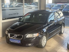 Bild des Angebotes Volvo V50 Kombi 2.0 D Automatik Leder Klima Navi PDC