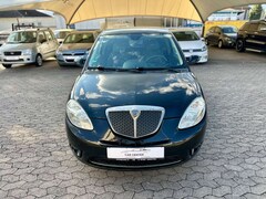 Bild des Angebotes Lancia Ypsilon 1.4 16V Sport MomoDesign*AUTOMATIK*
