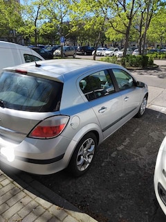 Bild des Angebotes Opel Astra 1.6 Sport