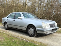 Bild des Angebotes Mercedes-Benz E 230 Limousine Tüv=09/2026! 174T-Km! AHK! VB