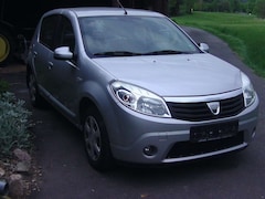 Bild des Angebotes Dacia Sandero 1.6 MPI Laureate,Klima, Zahnriemen neu, Stereo