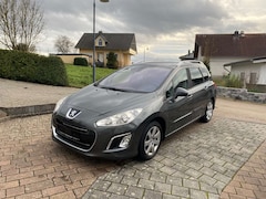 Bild des Angebotes Peugeot 308 SW 120 VTi Family, Klima,Panoramadach,2 Hand,Euro5