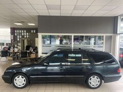Bild des Angebotes Mercedes-Benz E 240 T AVANTGARDE LPG+Benzin Auto elSSD AHK PDC