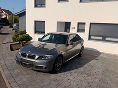 Bild des Angebotes BMW 330 d xDrive E90/Schalter/1.Hand/M-Paket