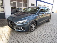 Bild des Angebotes Hyundai i30 cw Comfort Kotflügel Beule