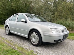 Bild des Angebotes VW Bora 1.6l MPI Tüv=Neu! 2.Hand 136T-Km Klima VB