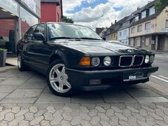 BMW 730 i V8 E32 Autom/ KlimaAut./ H-Zu./ AHK/ LEDER
