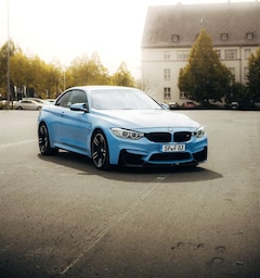 Bild des Angebotes BMW M4 Cabrio F83 - Yas Marina Blau - RHD