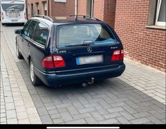 Bild des Angebotes Mercedes-Benz E 280 T 4-Matic Classic W210