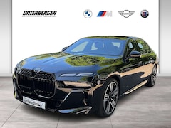 Bild des Angebotes BMW 740 d xDrive Limousine M Sportpaket DAB RFK AHK
