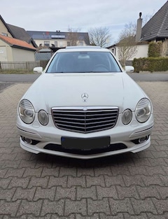 Bild des Angebotes Mercedes-Benz E 350 Schicker Mercedes-Benz E 350 Avantgard AMG Style für Liebhaber - gepflegt und stilvoll