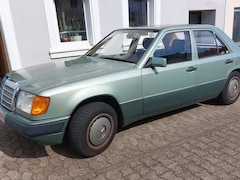 Bild des Angebotes Mercedes-Benz E 230 E-Klasse 1 Hand guter Zustand TÜV 5/2027