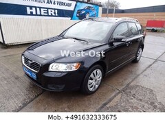 Bild des Angebotes Volvo V50 Kombi 2.0 D Summum Leder SDach PDC HU/AU neu