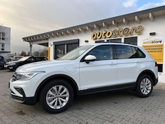 Bild des Angebotes VW Tiguan Life eHybrid 180 kW (245 PS), Automatik, Fronta...