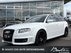 Bild des Angebotes Audi RS4 Avant 4.2 FSI quattro BI-XENON/SCHALE/NAVI