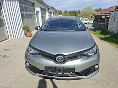 Toyota Auris Team D