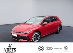 Bild des Angebotes VW Golf VIII R-Line 1.5 eTSI DSG TravelAssist+ACC