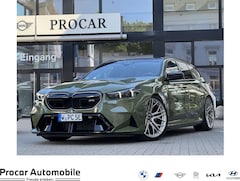 Bild des Angebotes BMW M5 Touring URBAN GREEN x RENNSTIL x AKRAPOVIČ