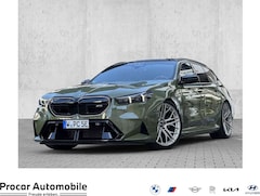 Bild des Angebotes BMW M5 Touring URBAN GREEN x RENNSTIL x AKRAPOVIČ