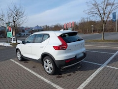 Bild des Angebotes Volvo XC40 T2 Momentum