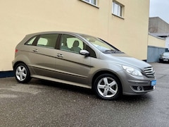 Bild des Angebotes Mercedes-Benz B 200 B KLASSE 200 AUTOMATIK PANO PDC TEM RENTER-FAHRZ