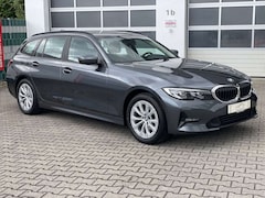 Bild des Angebotes BMW 320 d Touring|Navi|Facelift|LED|DAB|Active Guard