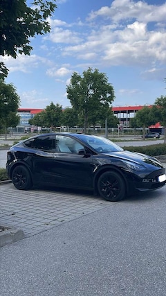 Bild des Angebotes Tesla Model Y RWD 2023 Weiß Innenraum