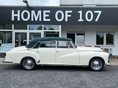 Mercedes-Benz 300 D Adenauer Cabrio