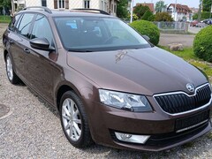 Bild des Angebotes Skoda Octavia Combi 1.2 TSI Ambition 1.Hand,AHK,Aktion