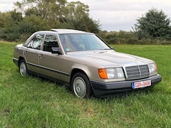 Bild des Angebotes Mercedes-Benz 200 W124 NUR 85Tkm sehr schöner Zustand Aut SD